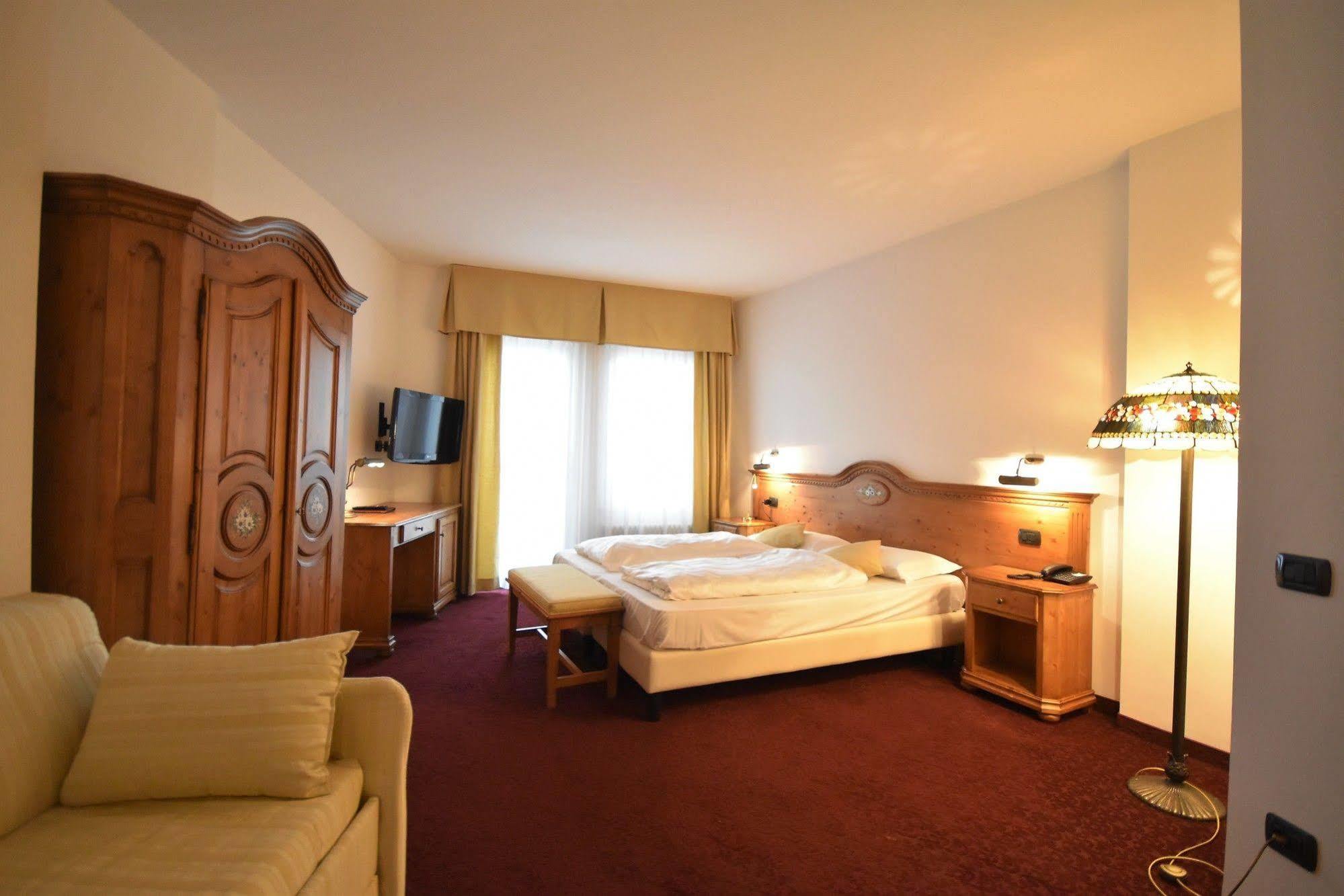 Folgaria Post Hotel Exterior photo